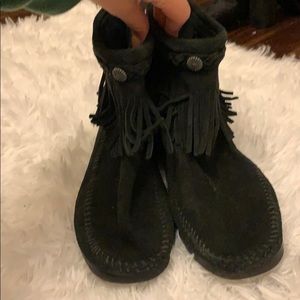 Minnetonka Black Slippers